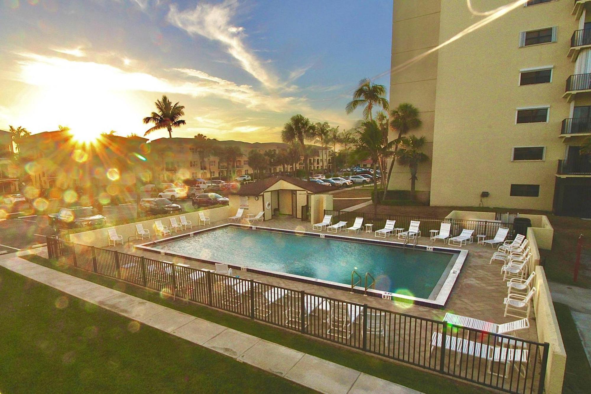 Ocean Breeze Condo Jensen Beach Exteriör bild